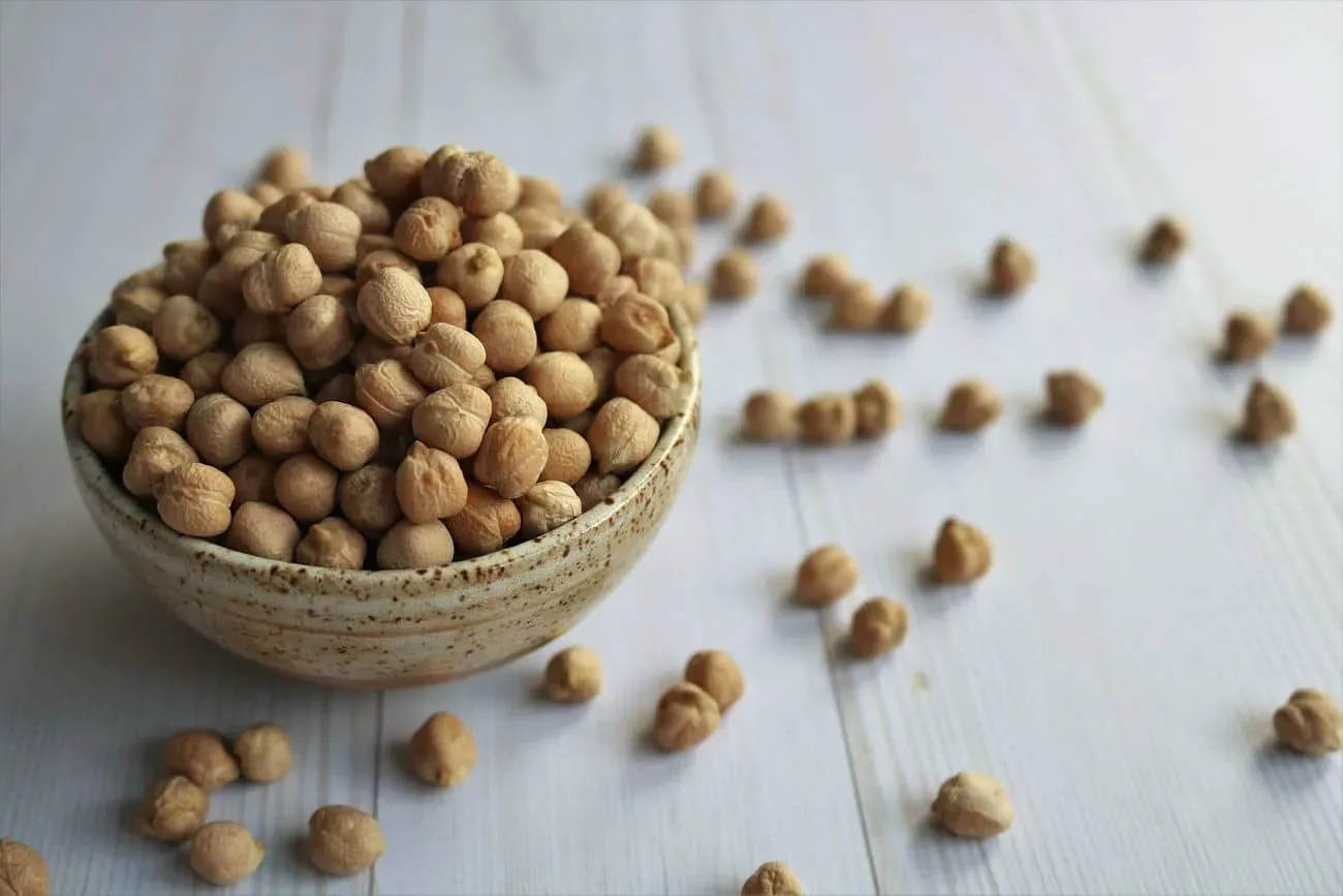 Free chickpea in bowl on the table